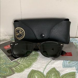 Ray-Ban New Wayfarer Tortoise shell sunglasses
